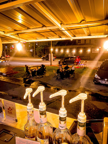 Moaci Street Cafe - Gastronomi dan perhotelan