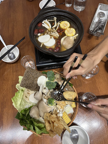 Seed Wholesome Dining - Gastronomi dan perhotelan