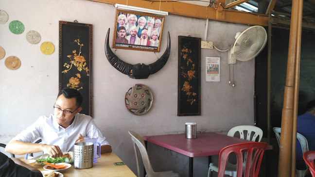 Wak Nuar Ayam Penyet - Gastronomi dan perhotelan