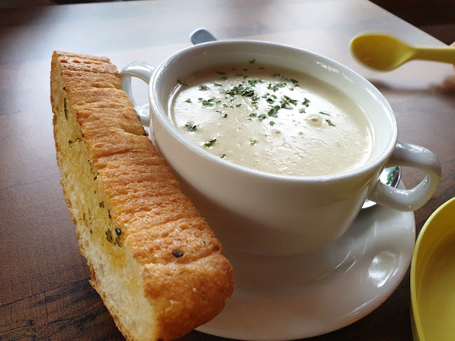 Opinii despre Bali Bali Cafe în Teluk Intan - Gastronomi dan perhotelan