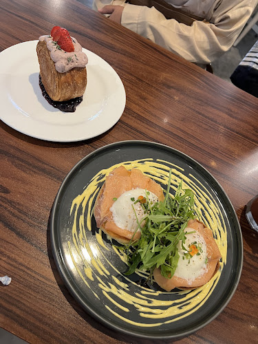 The Replacement - Lodge & Kitchen - Gastronomi dan perhotelan