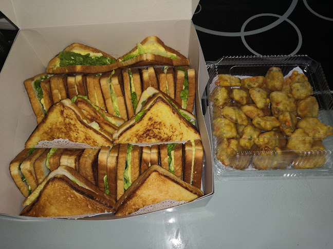 Mama EzzHouzze IceCream - Lenggong