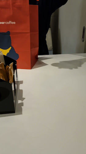 Opinii despre Bask Bear Coffee Pantai Remis în Pantai Remis - Gastronomi dan perhotelan