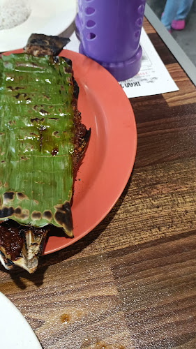 Comentarii opinii despre Ikan Bakar Segar Hj Musa / Akmal Bahari