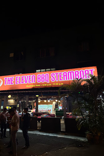 D11 Steamboat - Gastronomi dan perhotelan