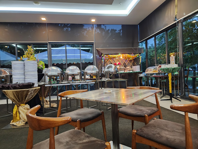 Reef Cafe@D'Wharf Hotel - Gastronomi dan perhotelan