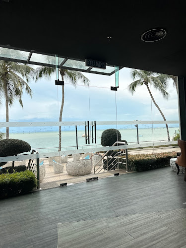 Comentarii opinii despre by the beach Bar at Mercure Penang Beach