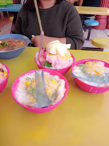 Comentarii opinii despre Kompleks Makanan Medan Renong Padang Kota Lama