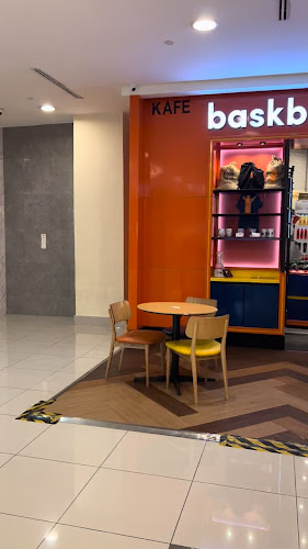 Bask Bear Coffee One Utama