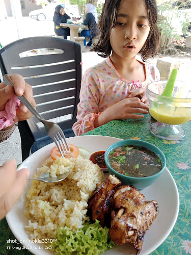Tebuk Yan Laksa - Pantai Remis