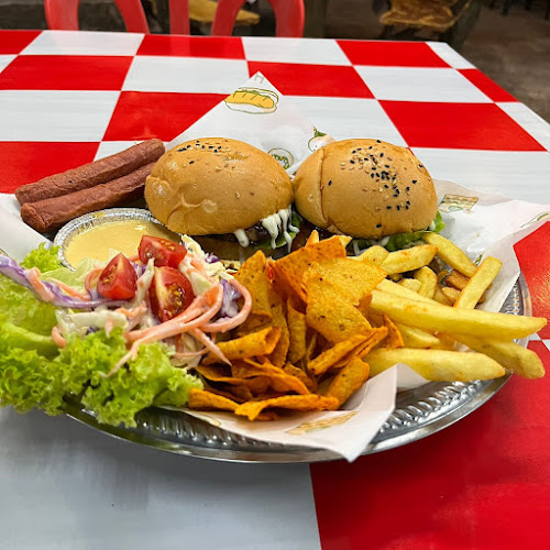 Tembesu Cafe - Chukai