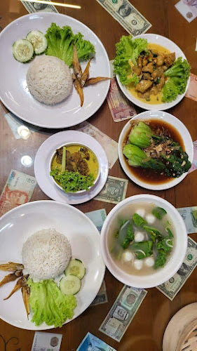 CAPTAIN’S CAFE, 11 & 12, Jalan Stadium, Pasar Besar Kuantan, 25000 Kuantan, Pahang