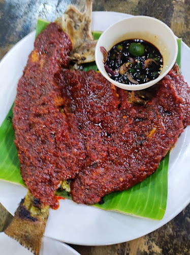 Opinii despre D'port Ikan Bakar Seafood Kuala Sepetang Taiping în Kuala Sepetang - Gastronomi dan perhotelan