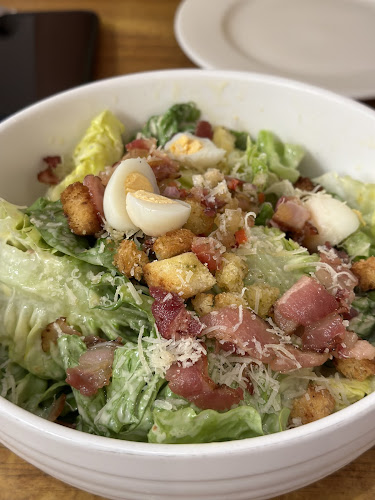 Dave's Bistro • Bar & Grill