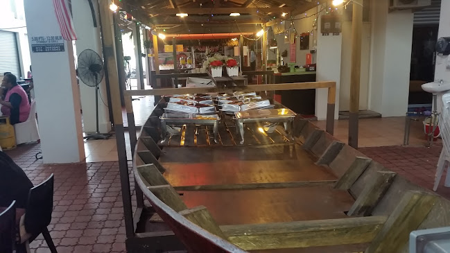 Opinii despre Sampan Steamboat & Grill by Aman Sejagat Kru în Melaka - Gastronomi dan perhotelan