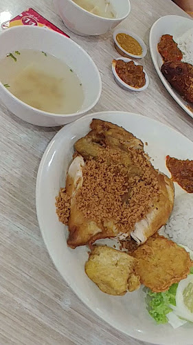 Opinii despre Penyet Express - Sunway Pyramid în Subang Jaya - Gastronomi dan perhotelan