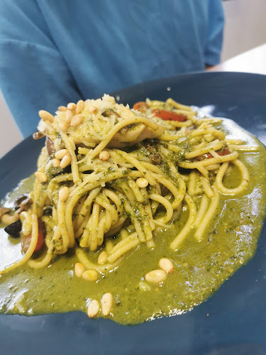 Seed Wholesome Dining - Gastronomi dan perhotelan