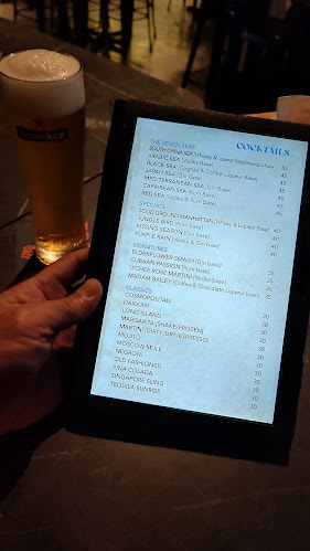 Opinii despre D'Atas Explorers Tavern în Kota Kinabalu - Gastronomi dan perhotelan