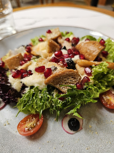 Picco Polo Cafe - Gastronomi dan perhotelan