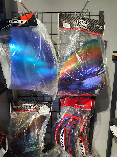 Comentarii opinii despre BORNEO MOTOR ACCESSORIES