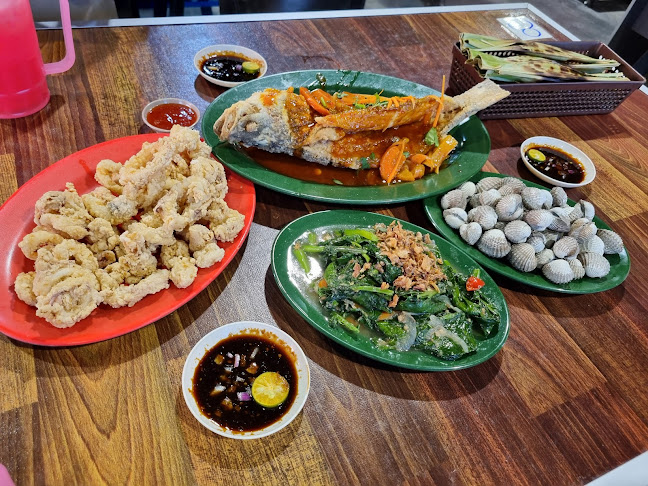 Opinii despre Ikan Bakar Segar Hj Musa / Akmal Bahari în Melaka - Gastronomi dan perhotelan