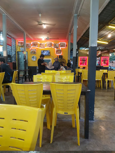 Comentarii opinii despre Sadiq Tomyam & Seafood