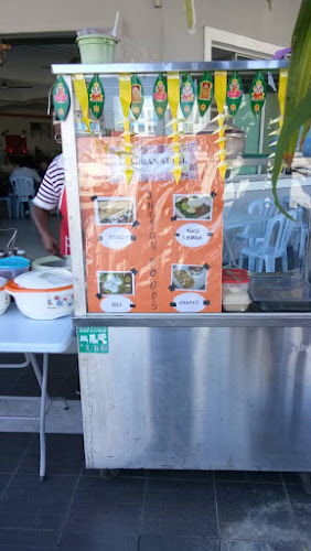 Opinii despre Kedai Makanan Dua Belas în Kampar - Gastronomi dan perhotelan