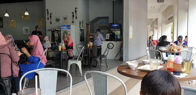 Opinii despre Dayang Sarawak Corner Cafe în Putrajaya - Gastronomi dan perhotelan