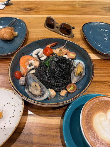 Comentarii opinii despre One Serambi Cafe