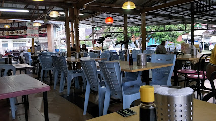 Wak Nuar Ayam Penyet