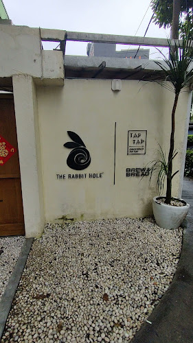 Comentarii opinii despre The Rabbit Hole