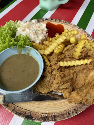 Speed Char Kuey Teow • Waq Pizza - Gastronomi dan perhotelan