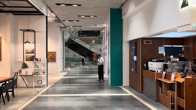 Opinii despre almost human club în Kuala Lumpur - Gastronomi dan perhotelan