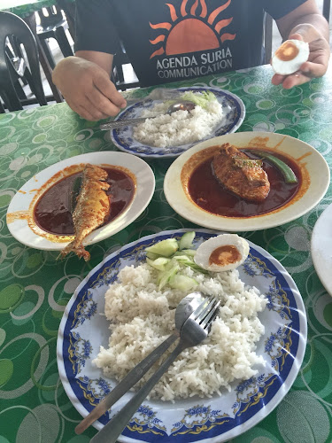 Asam Pedas Apak @ Perhentian Kuih Kampong - Melaka