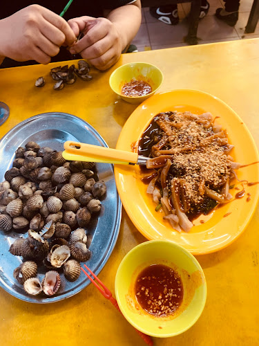 Kompleks Makanan Medan Renong Padang Kota Lama, 3, Padang Kota Lama, Jalan Tun Syed Sheh Barakbah, 10200 George Town, Penang