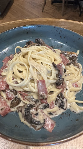 Opinii despre One Serambi Cafe în Shah Alam - Gastronomi dan perhotelan