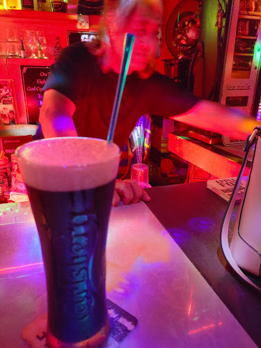 Bernie's Bar/Pub - Gastronomi dan perhotelan