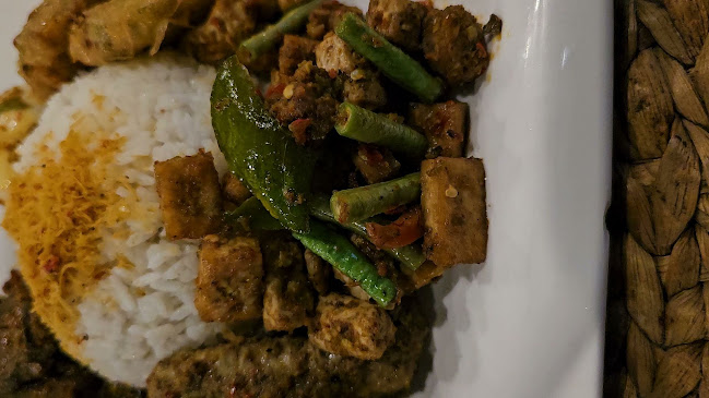 Opinii despre Yanalis Club & Cafe Puteri Harbour în Iskandar Puteri - Gastronomi dan perhotelan