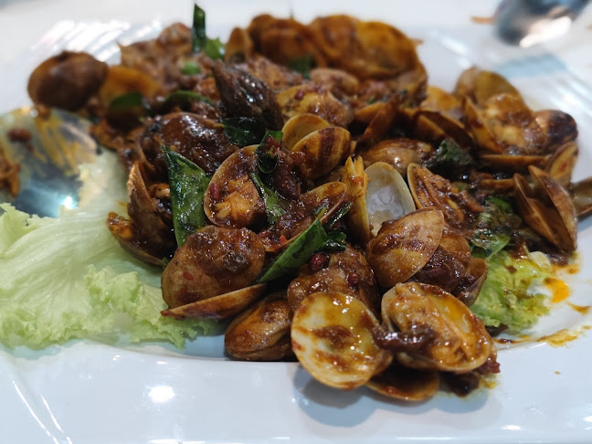 Lala Chong Kayu Ara Seafood Restaurant - Gastronomi dan perhotelan