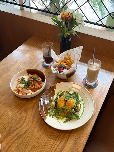 Common Man Coffee Roasters - Kuala Lumpur