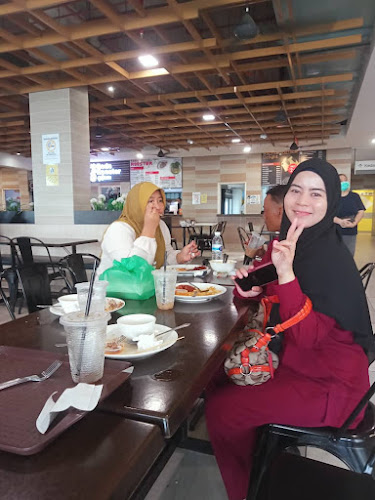 Serapi Food Village Lot 133 & 157 Section 21, Kuching Town Land District, Jalan Tun Abang Haji Openg, 93150 Kuching, Sarawak