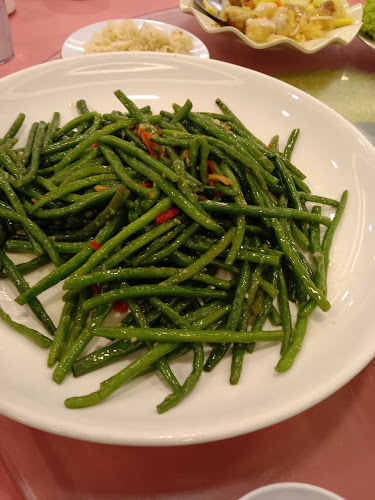 Restoran Golden Happiness - Gastronomi dan perhotelan