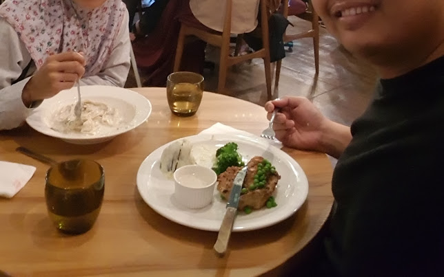 Comentarii opinii despre One Serambi Cafe