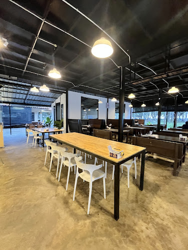 Salaza & Sons Bike Cafe - Gastronomi dan perhotelan