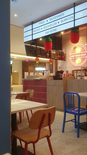 Opinii despre Burger & Taco Pavilion Bukit Jalil în Kuala Lumpur - Gastronomi dan perhotelan