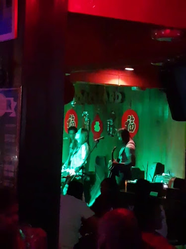 Comentarii opinii despre Backyard Pub & Grill