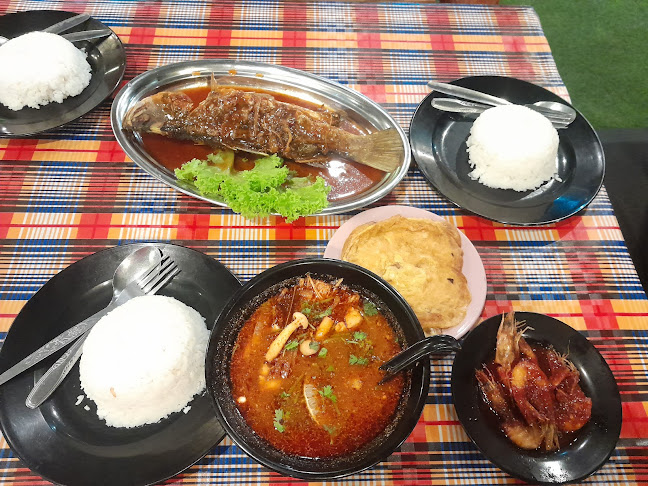 Opinii despre Butik & Kafe Cherry (TOM YAM BANGKOK NO 1 MELAKA) în Melaka - Gastronomi dan perhotelan