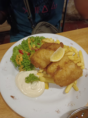 Opinii despre The Cave Restaurant în Johor Bahru - Gastronomi dan perhotelan