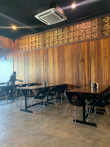 Ayam Penyet AP - Gastronomi dan perhotelan