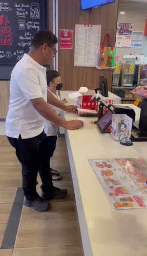 Comentarii opinii despre KFC AEON Mall Seri Manjung